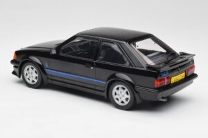 Ford Escort RS Turbo Soukromé Auto Princezny Diany Černý MCG 1:18 MCG18420 Kov – obrázek 5 z 6