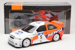 Ford Escort WRC #5 C. Sainz / L. Moya Winner Acropolis Rally 1997 IXO 1:18 18RMC172A Kov – obrázek 6 z 6