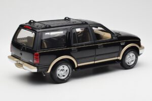 Ford Expedition Eddie Bauer Černý UT Models 1:18 22710 Kov – obrázek 2 z 7