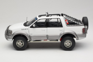 Ford Expedition Himalaya White AUTOart 1:18 72781 Kov – obrázek 4 z 8