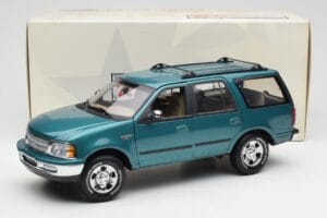 Ford Expedition XLT Zelený Metalický UT Models 1:18 22717 Kov – obrázek 8 z 8