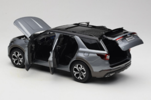 Ford Explorer Šedý OEM 1:18 FORD2020 Kov – obrázek 5 z 8
