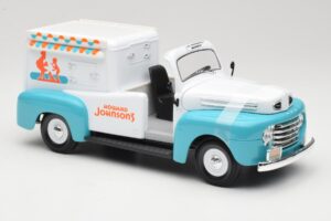 Ford F-1 Howard Johnson's Ice Cream Road Signature 1:18 92229 Kov – obrázek 4 z 6