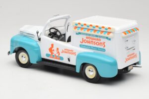 Ford F-1 Howard Johnson's Ice Cream Road Signature 1:18 92229 Kov – obrázek 5 z 6