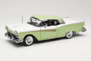 Ford Fairlane Skyliner Zelený & Bílý Sun Star 1:18 FORD003 Kov – obrázek 3 z 9