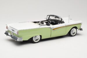 Ford Fairlane Skyliner Zelený & Bílý Sun Star 1:18 FORD003 Kov – obrázek 4 z 9