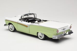 Ford Fairlane Skyliner Zelený & Bílý Sun Star 1:18 FORD003 Kov – obrázek 8 z 9