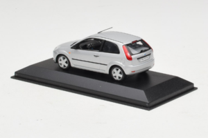 Ford Fiesta Mk5 2-Door Stříbrný Minichamps 1:43 FIESTA003 Kov – obrázek 3 z 4