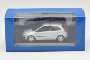 Ford Fiesta Mk5 2-Door Stříbrný Minichamps 1:43 FIESTA003 Kov – obrázek 4 z 4