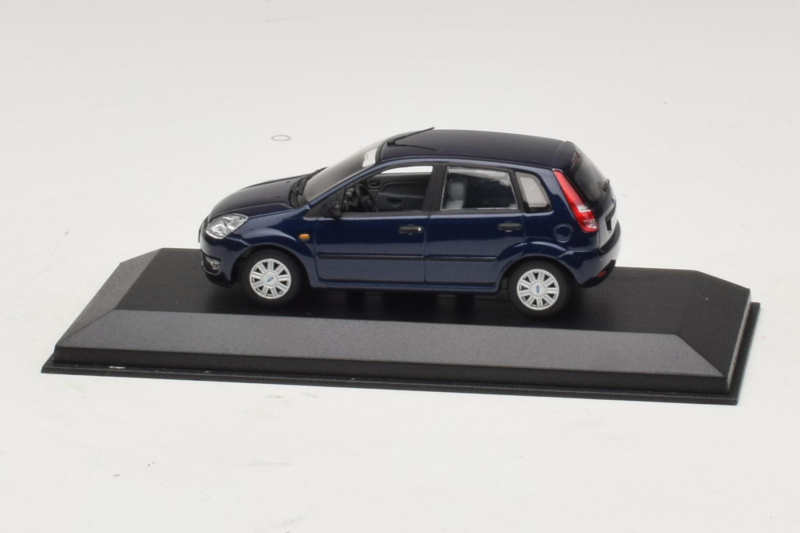 Ford Fiesta Mk5 4-Door Tmavě Modrý Minichamps 1:43 FIESTA001 Kov