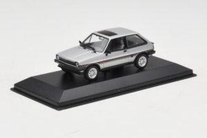 Ford Fiesta XR2 Stříbrný Minichamps 1:43 400085160 Kov – obrázek 2 z 4