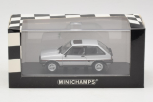 Ford Fiesta XR2 Stříbrný Minichamps 1:43 400085160 Kov – obrázek 4 z 4