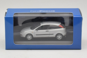 Ford Focus Mk1 3-Door Stříbrný Minichamps 1:43 FOCUS005 Kov – obrázek 5 z 5