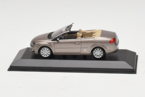 Ford Focus Mk2 CC Šedý Minichamps 1:43 FORD005 Kov