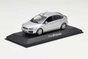 Ford Focus Mk2 Moondust Stříbrný Minichamps 1:43 FOCUS002 Kov – obrázek 2 z 4