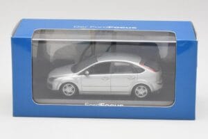 Ford Focus Mk2 Moondust Stříbrný Minichamps 1:43 FOCUS002 Kov – obrázek 4 z 4