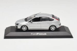 Ford Focus Mk2 Moondust Stříbrný Minichamps 1:43 FOCUS002 Kov