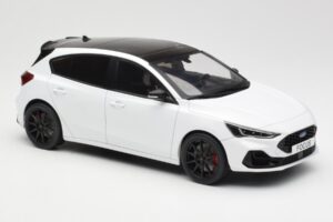 Ford Focus ST Mk4 Frozen Bílý MCG 1:18 MCG18453 Kov – obrázek 4 z 6
