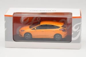 Ford Focus ST Mk3 Tangerine Scream Minichamps 1:43 FOCUS001 Kov – obrázek 4 z 4