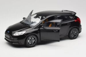 Ford Focus ST Mk2 Panther Black Metallic Minichamps 1:18 110082000 Kov – obrázek 2 z 8
