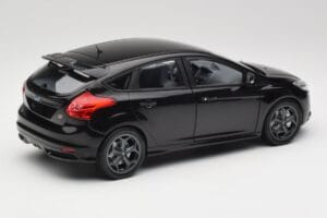 Ford Focus ST Mk2 Panther Black Metallic Minichamps 1:18 110082000 Kov – obrázek 3 z 8