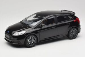 Ford Focus ST Mk2 Panther Black Metallic Minichamps 1:18 110082000 Kov