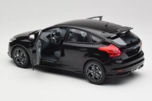 Ford Focus ST Mk2 Panther Black Metallic Minichamps 1:18 110082000 Kov – obrázek 5 z 8