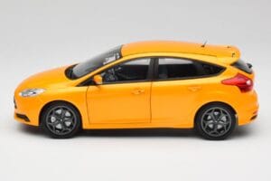 Ford Focus ST Mk2 Tangerine Scream Minichamps 1:18 110082005 Kov – obrázek 4 z 8