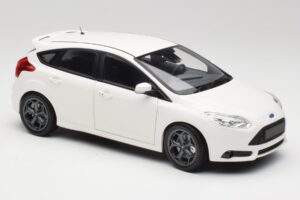 Ford Focus ST Mk2 Bílý Minichamps 1:18 110082004 Kov – obrázek 6 z 8