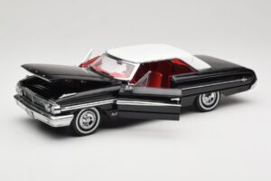 Ford Galaxie 500 Černý Sun Star 1:18 1442 Kov – obrázek 2 z 8