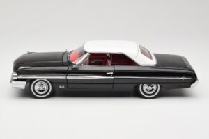 Ford Galaxie 500 Černý Sun Star 1:18 1442 Kov – obrázek 4 z 8
