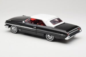 Ford Galaxie 500 Černý Sun Star 1:18 1442 Kov – obrázek 7 z 8