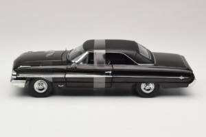 Ford Galaxie 500 Men in Black 3 Movie GreenLight 1:18 15301 Kov – obrázek 3 z 6