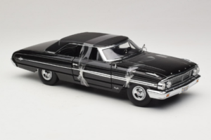 Ford Galaxie 500 Men in Black 3 Movie GreenLight 1:18 15301 Kov – obrázek 4 z 6