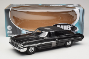 Ford Galaxie 500 Men in Black 3 Movie GreenLight 1:18 15301 Kov – obrázek 6 z 6