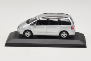 Ford Galaxy Mk2 Stříbrný Minichamps 1:43 GALAXY001 Kov