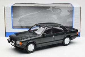 Ford Granada Mk2 2.8 Injection Tmavě Zelený MCG 1:18 MCG18263 Kov – obrázek 6 z 6