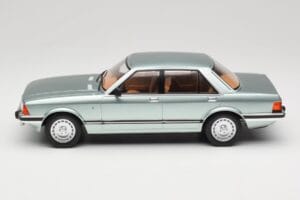 Ford Granada Mk2 2.8 Ghia Light Green Metallic MCG 1:18 MCG18535 Kov – obrázek 3 z 6