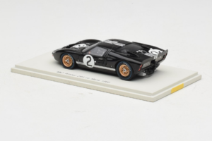 Ford GT40 Mk II #2 B. McLaren / C. Amon Shelby American Winner 24 Hours of Le Mans 1966 Spark 1:43 43LM66-O1 Pryskyřice – obrázek 3 z 4