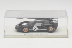 Ford GT40 Mk II #2 B. McLaren / C. Amon Shelby American Winner 24 Hours of Le Mans 1966 Spark 1:43 43LM66-O1 Pryskyřice – obrázek 4 z 4
