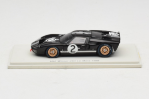 Ford GT40 Mk II #2 B. McLaren / C. Amon Shelby American Winner 24 Hours of Le Mans 1966 Spark 1:43 43LM66-O1 Pryskyřice