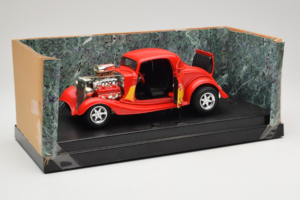 Ford High Tech Červený s Plamenem American Muscle 1:18 7726 Kov – obrázek 2 z 4
