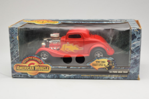 Ford High Tech Červený s Plamenem American Muscle 1:18 7726 Kov – obrázek 4 z 4