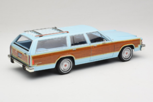 Ford LTD Country Squire Charlie's Angels Movie GreenLight 1:18 19066 Kov – obrázek 3 z 8