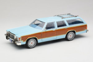 Ford LTD Country Squire Charlie's Angels Movie GreenLight 1:18 19066 Kov