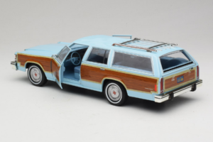 Ford LTD Country Squire Charlie's Angels Movie GreenLight 1:18 19066 Kov – obrázek 5 z 8