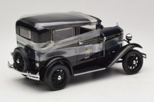 Ford Model A Tudor Police Car Motor City 1:18 43008 Kov – obrázek 2 z 6