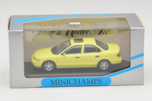 Ford Mondeo Mk1 Citrus Yellow Minichamps 1:43 MIN0821001 Kov – obrázek 4 z 4