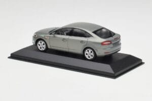 Ford Mondeo Mk3 Sedan Šedý Metallic Minichamps 1:43 IND403086003 Kov – obrázek 3 z 4