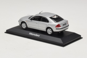 Ford Mondeo Mk3 Sedan Stříbrný Minichamps 1:43 MONDEO005 Kov – obrázek 3 z 4